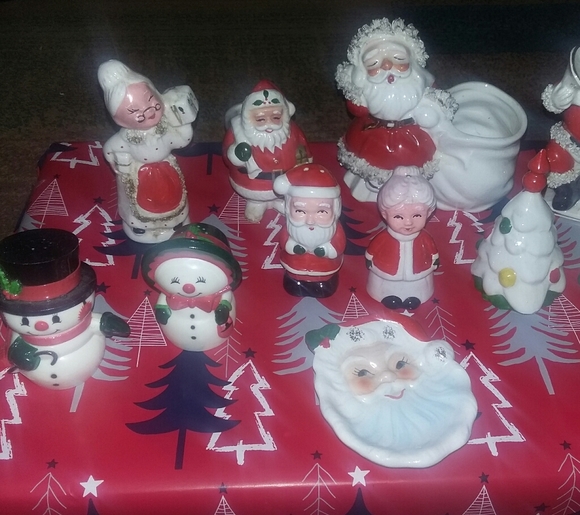 Vintage Christmas ,,salt and pepper,items listed i - Picture 3 of 3